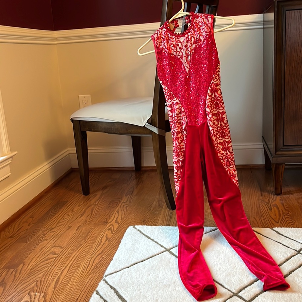Costume (dance, theater, dress-up, Halloween)